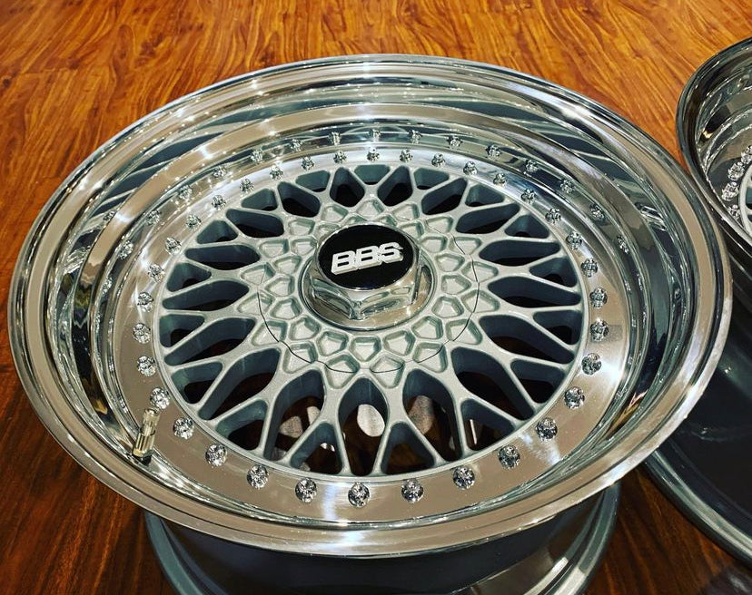 17” BBS RS 5x112 CB 66,6mm
Mercedes Benz C126 SEC , W126 SEL, SL R129 or W124 E500
