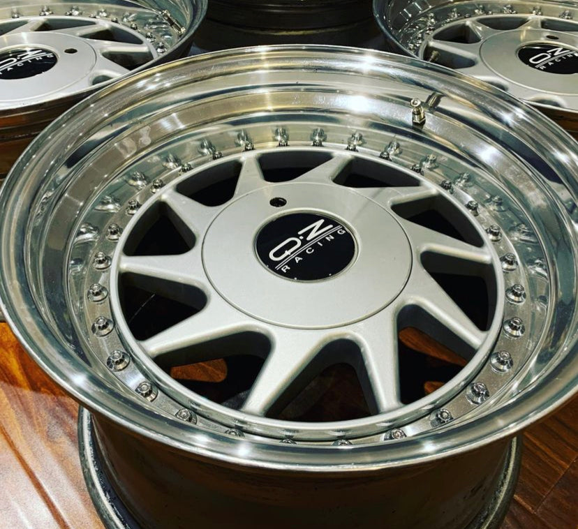 Set of 4 Replacement OZ Racing aluminum caps for OZ Racing Turbo 15” Wheels .