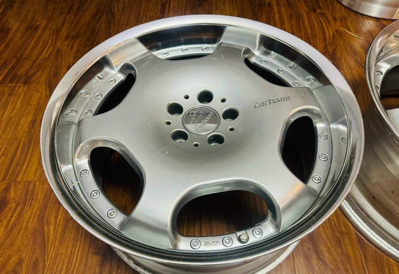 20” Carlsson 6/2 8,5” / 9,5” staggered.