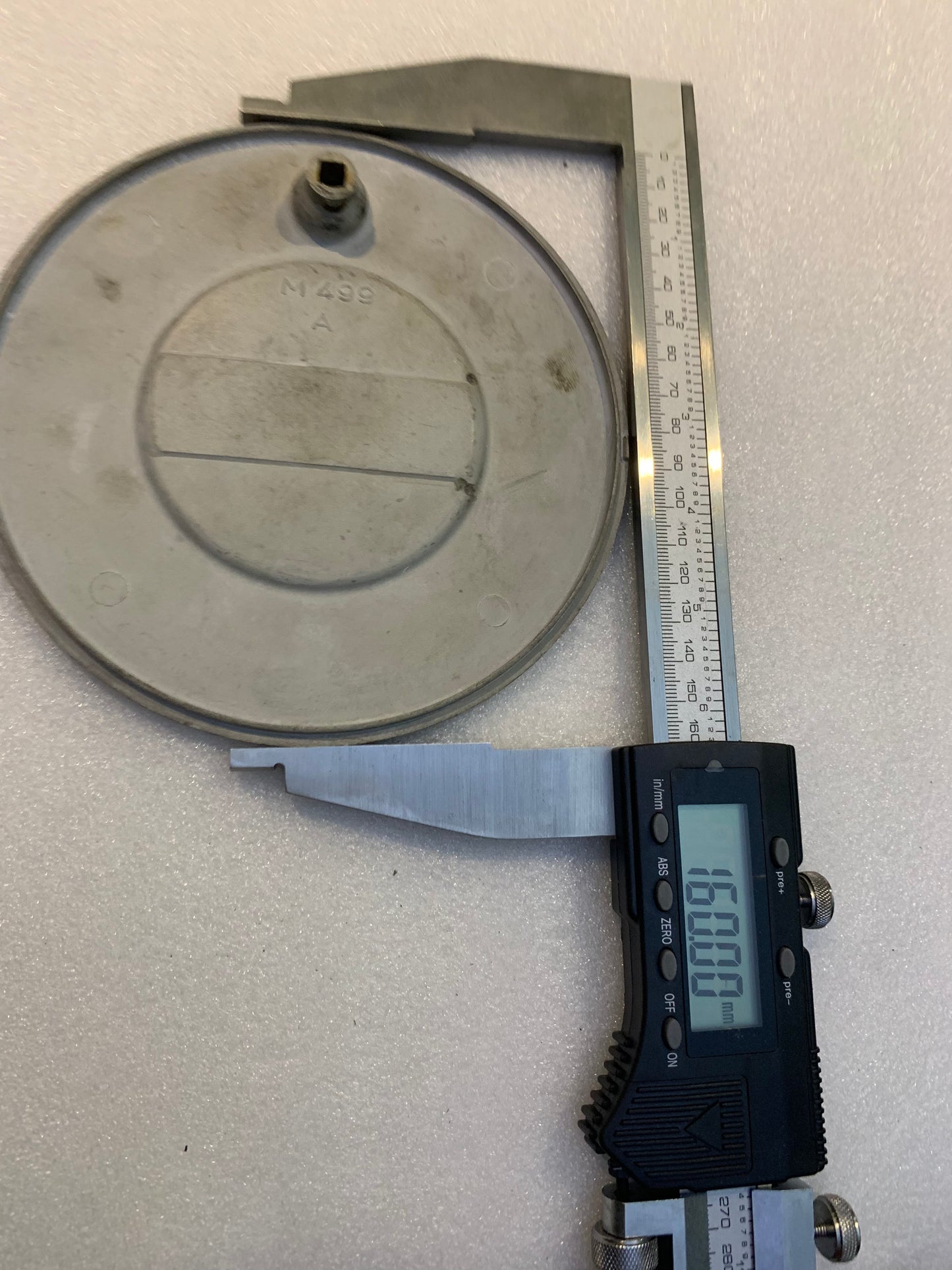 Oz Racing  M499 Genuine single Cap used condition.