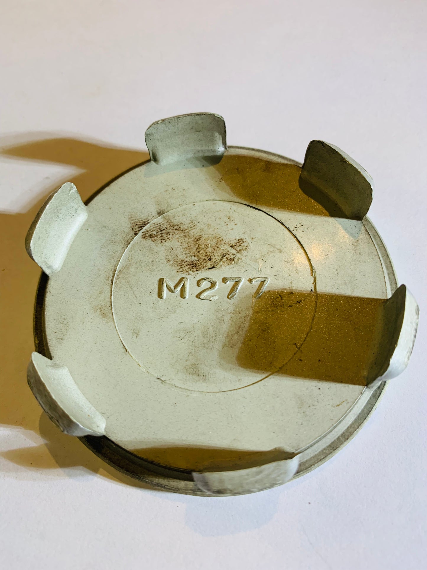 Oz Racing M277 Carlsson 6/3 genuine cap used condition.