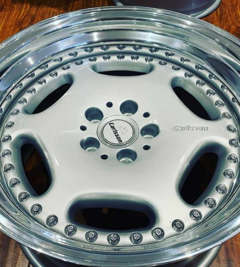 Oz Racing M277 Carlsson 6/3 genuine cap used condition.