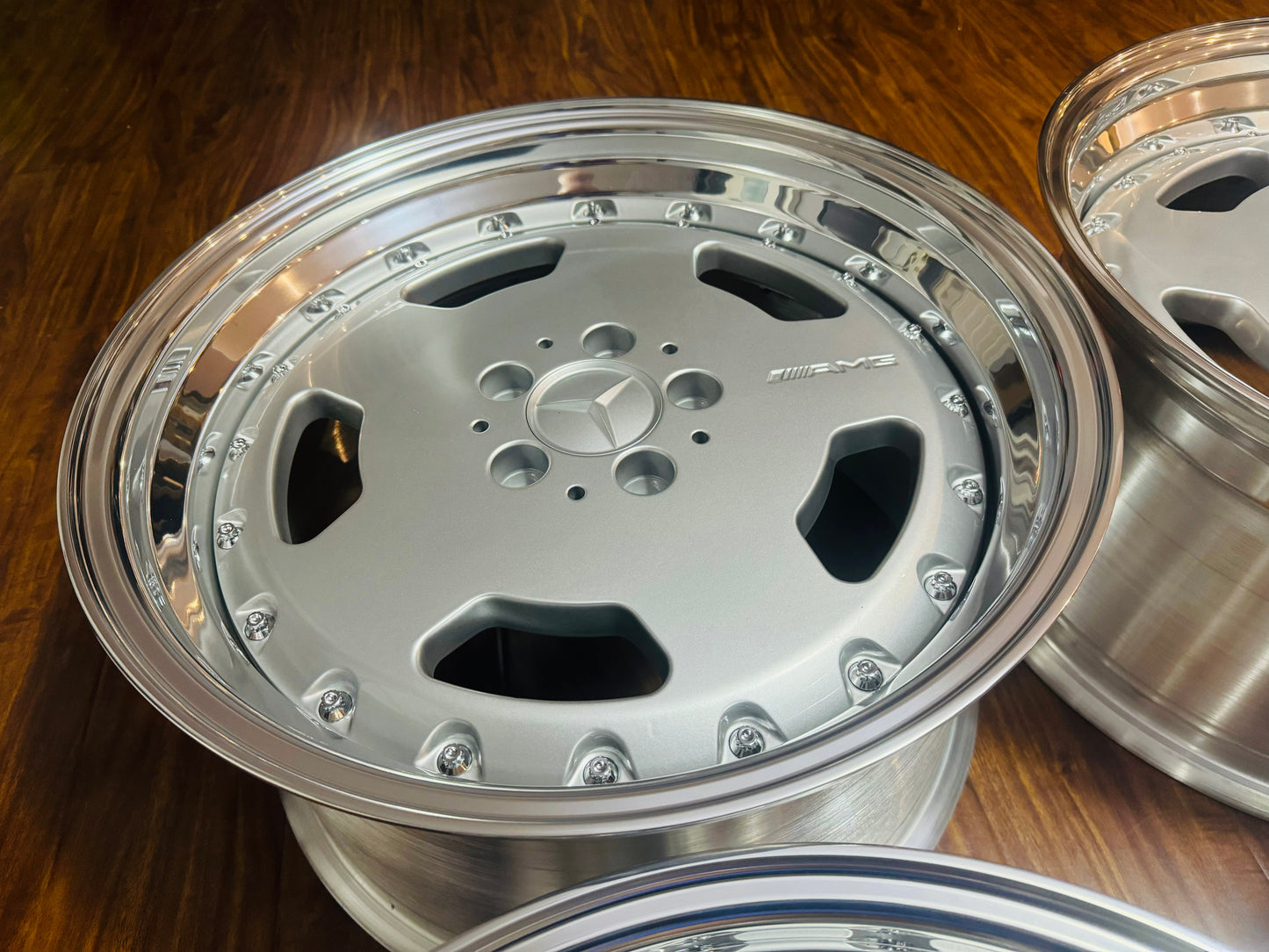 18” AMG Aero2 3 piece conversion .
W124 E500 specs . Mercedes Benz W124 ,W210 E55 W201 W202 W203 CLK ,C124