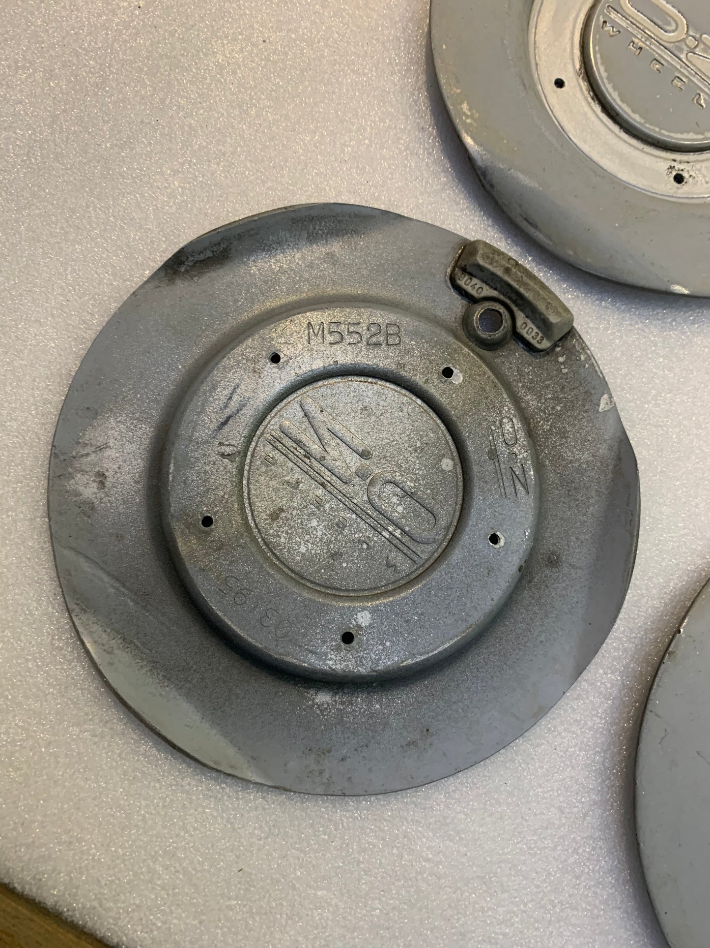 Oz Racing  M552B Genuine Caps set of 4 used condition, Cygnus 16” wheels