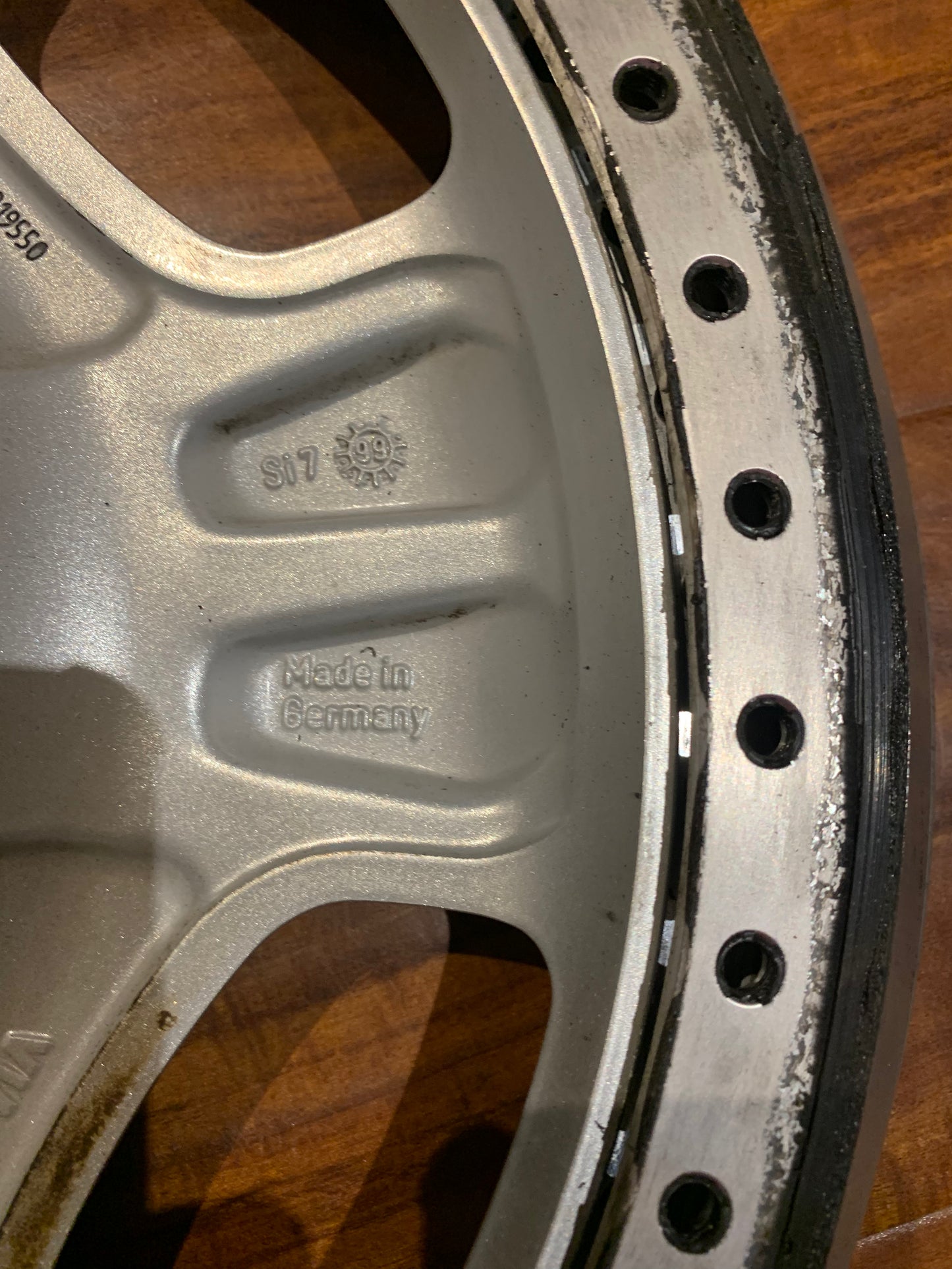 Lorniser RSK3 hidden hardware 19” single Face + 2” outer lip.