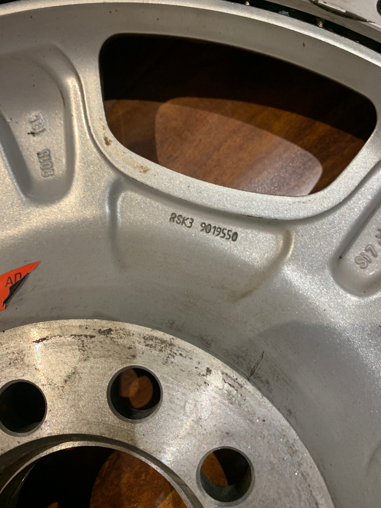 Lorniser RSK3 hidden hardware 19” single Face + 2” outer lip.