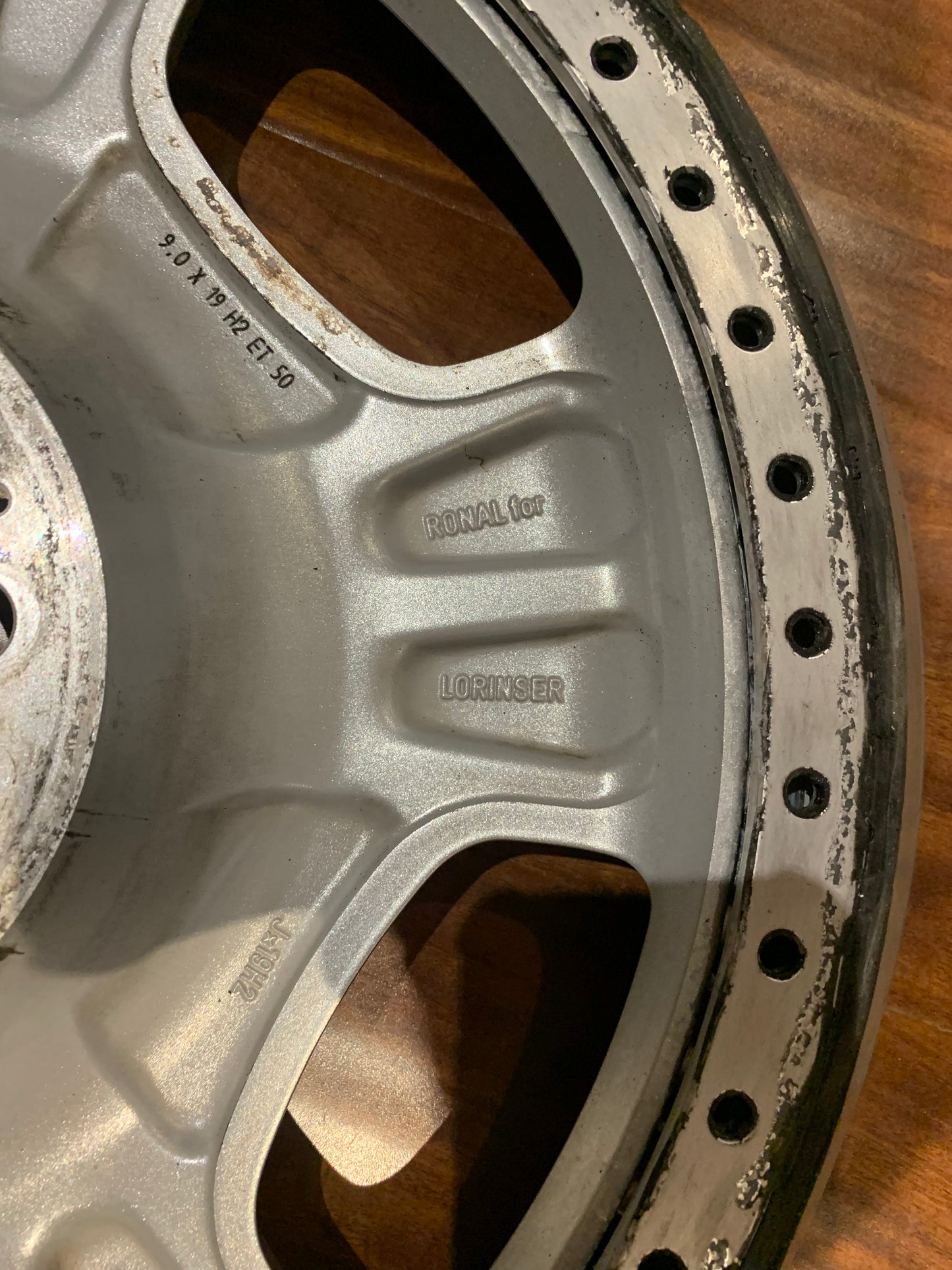 Lorniser RSK3 hidden hardware 19” single Face + 2” outer lip.