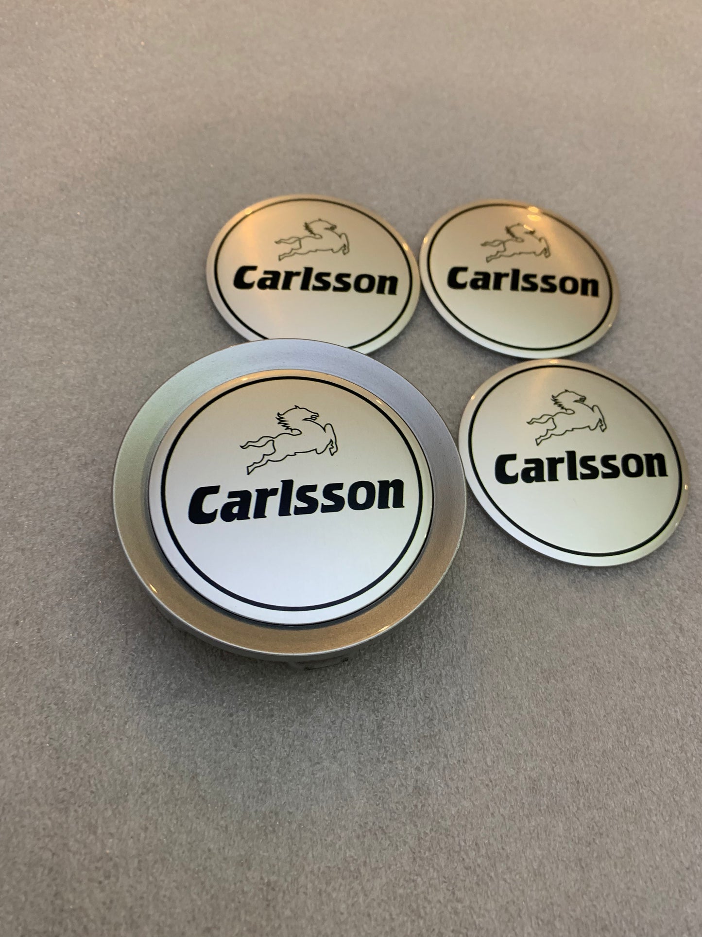 Carlsson 6/3  logos / emblems for 
M277 OZ Racing caps.