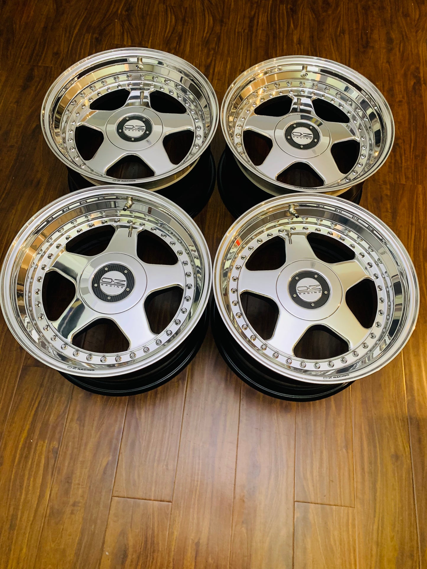 17” OZ Racing Futura ceramic polished finish 5x120 , 5x112 , 5x108 , 5x100 , 5x114,3 ( redrill) 4x100 ( redril) . Built to order.