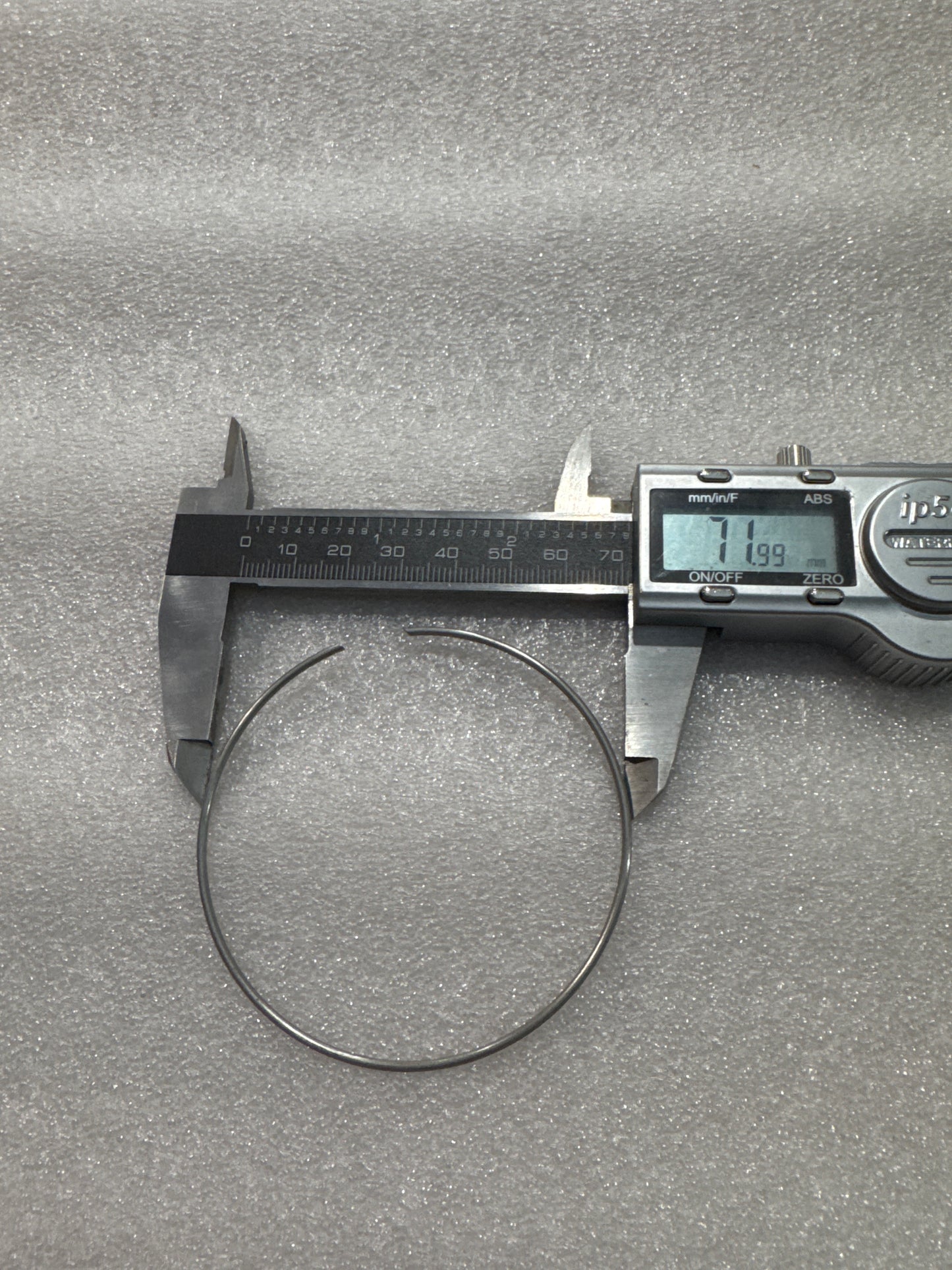 BBS RS , RS2 CENTER CAP METAL RING SECURING CLIP LARGE TREAD.