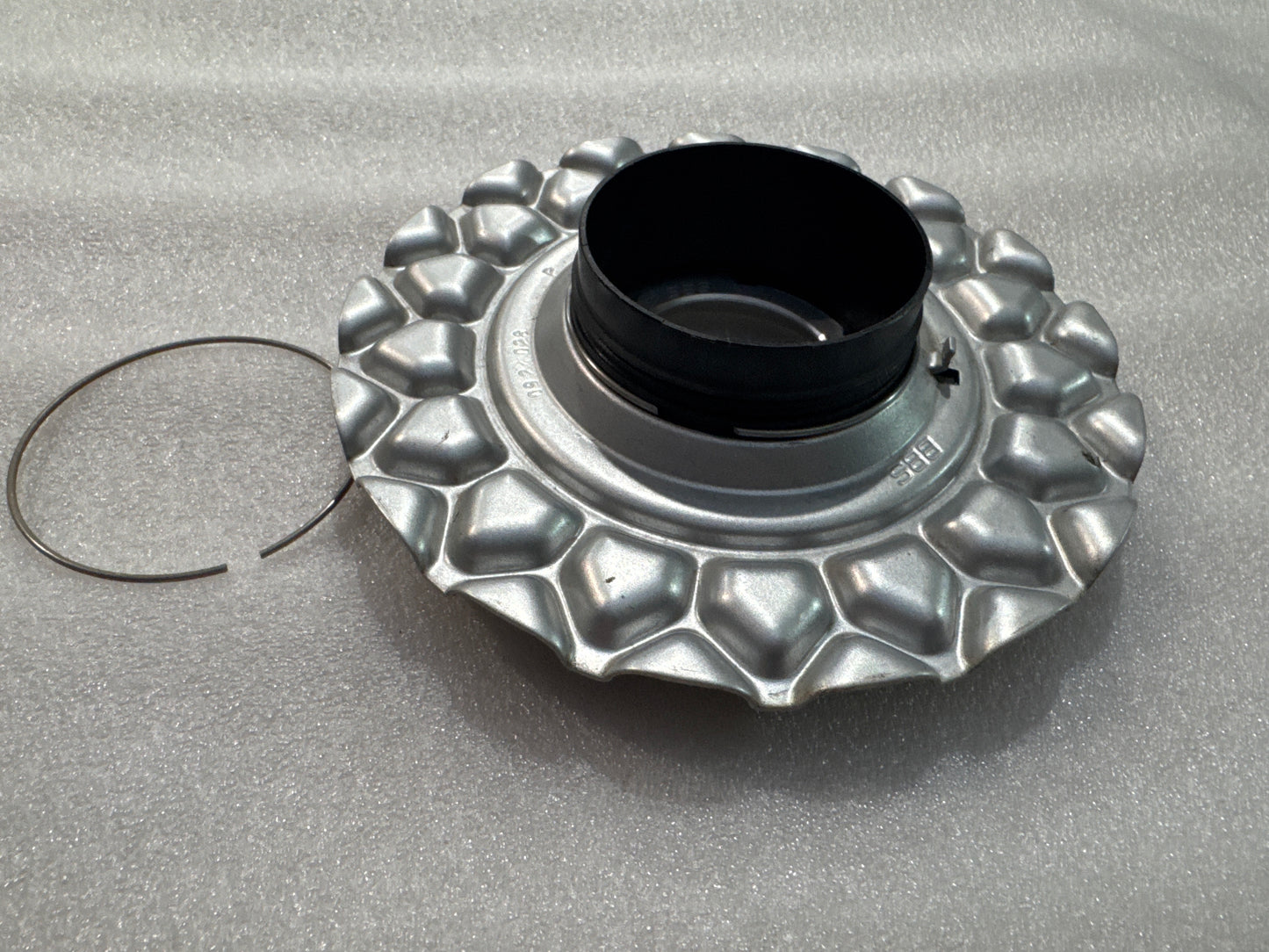 BBS RS , RS2 CENTER CAP METAL RING SECURING CLIP LARGE TREAD.