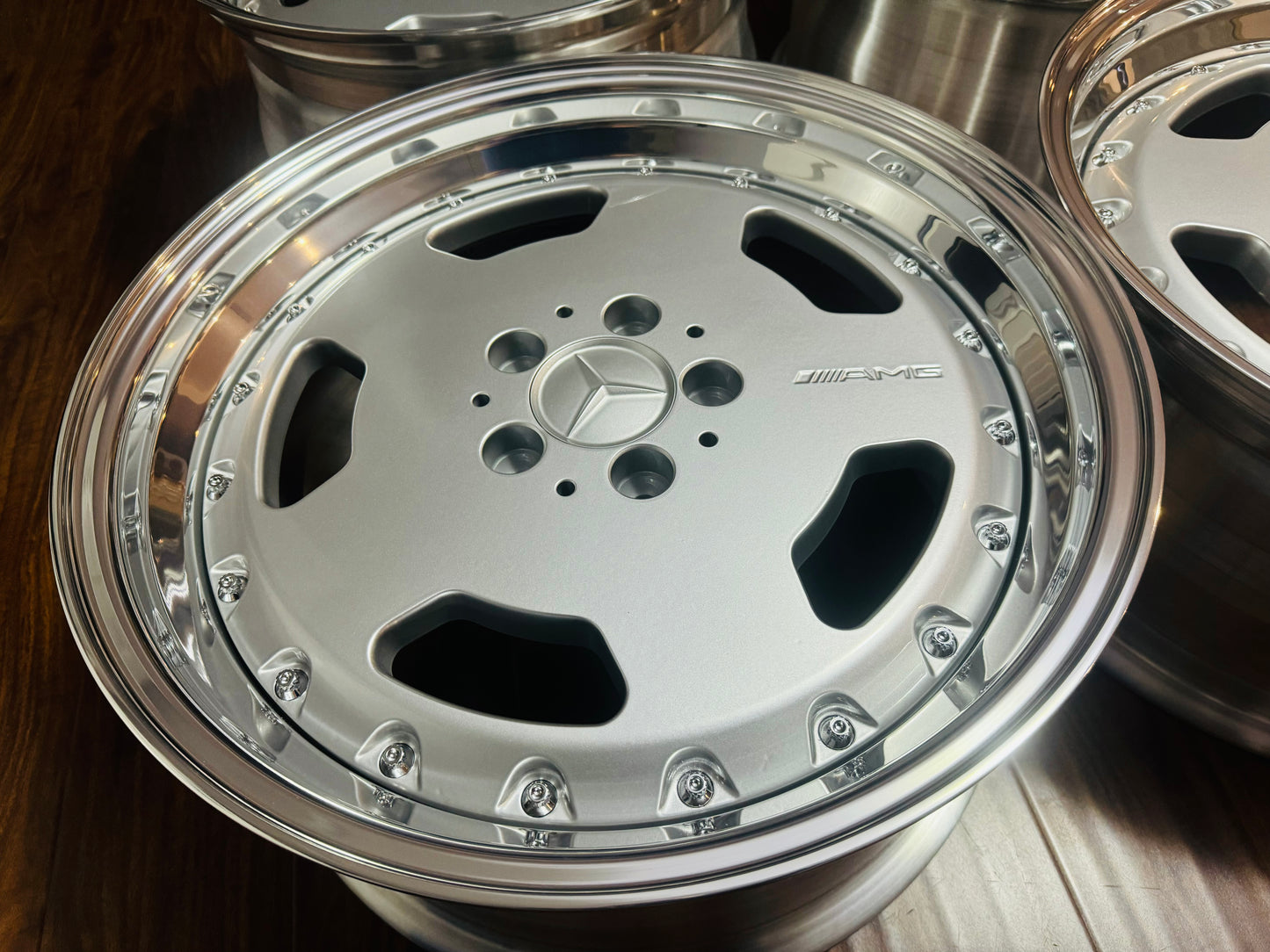 18”  AMG Aero2 3 piece conversion .
W124 E500 specs . Mercedes Benz W124 ,W210 E55 W201 W202 W203 CLK ,C124