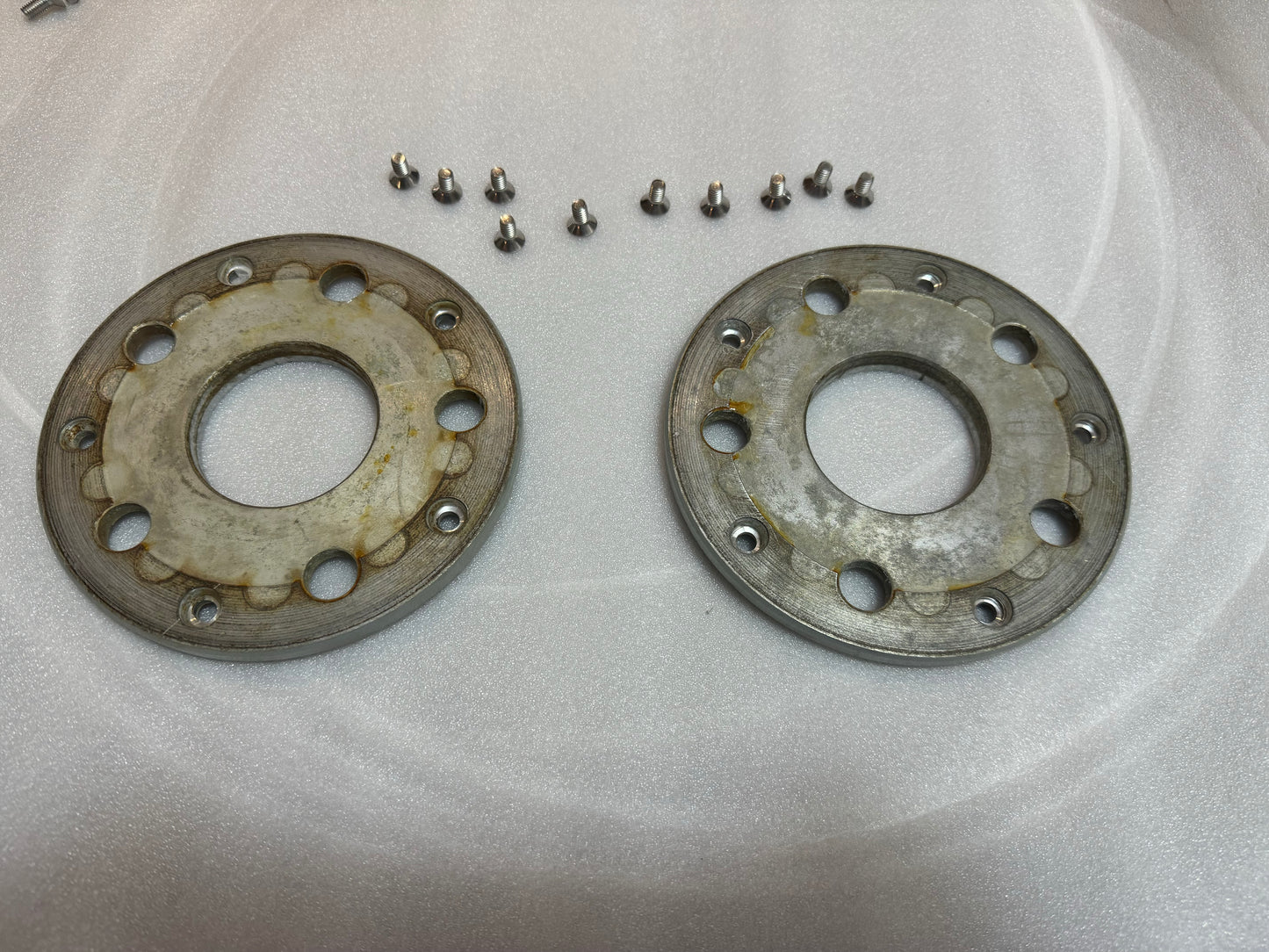 Pair of Genuine Oz Racing 70/60mm           hub centric spacers 7,5mm.