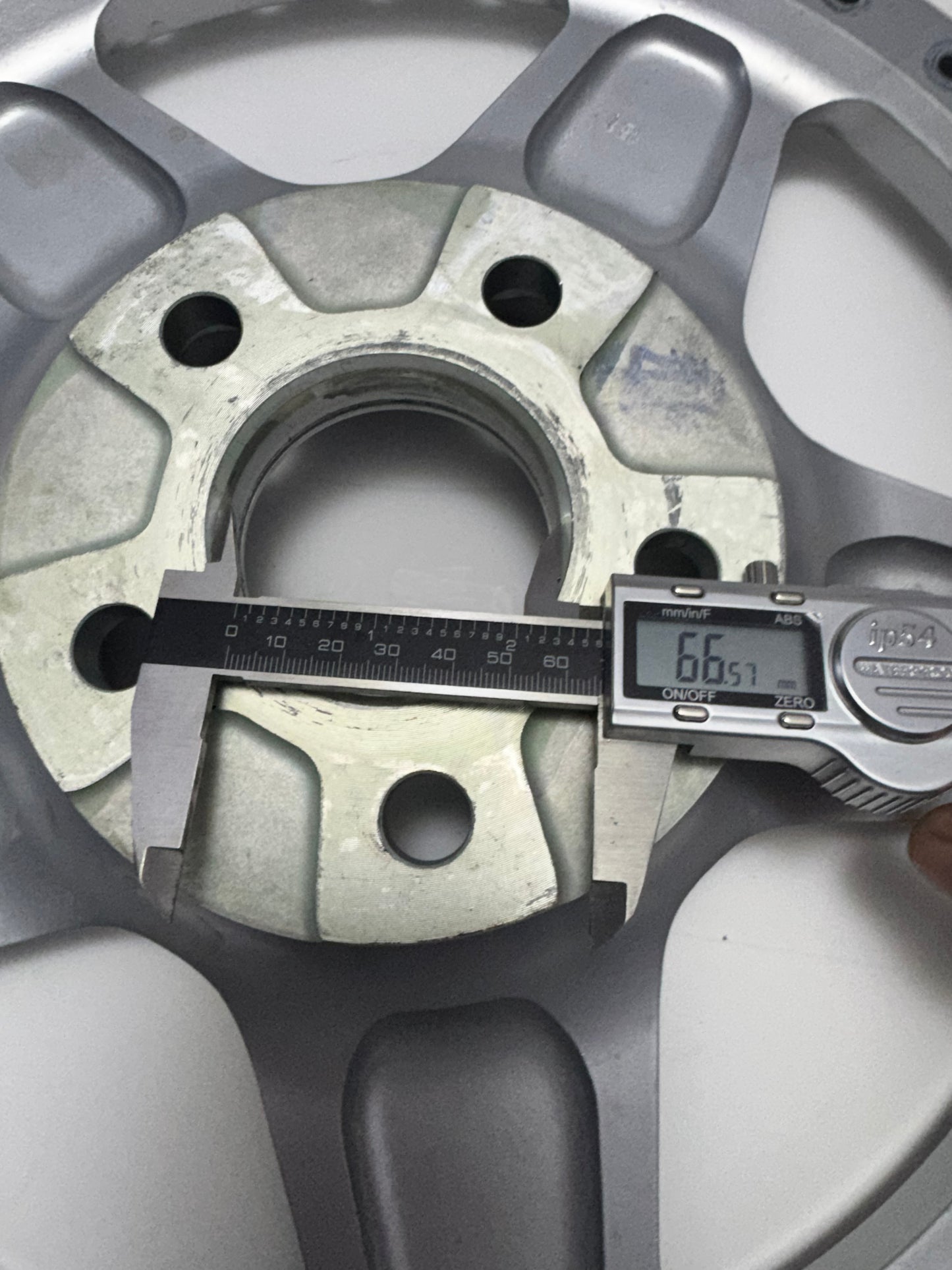 Oz Racing Futura 5x112 single Face NOS Mercedes Benz, 17” 35 holes.