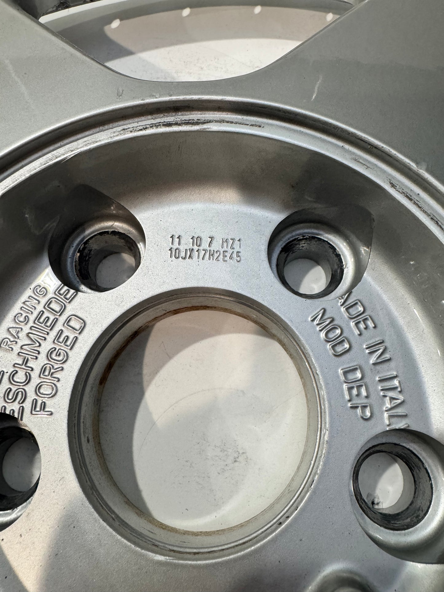 Oz Racing Futura 5x114,3 single Face NOS BMW 17” 35 holes.