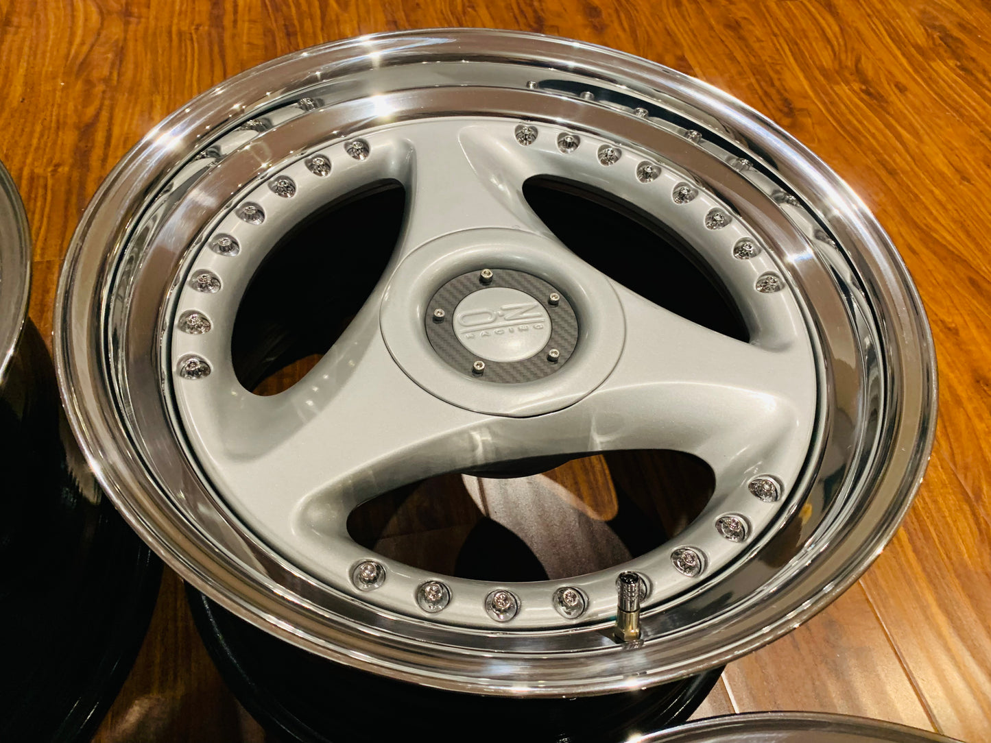 17” Oz Racing Cygnus 5x120 BMW